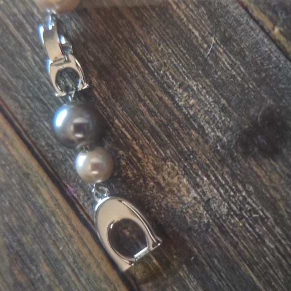 AUTHENTIC COACH PEARL BRACELET🥰 - Picture 8 of 9
